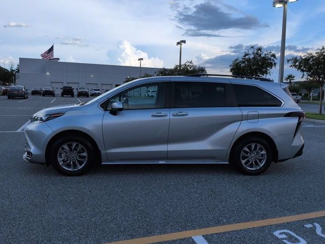 2025 Toyota Sienna XLE 8 Passenger