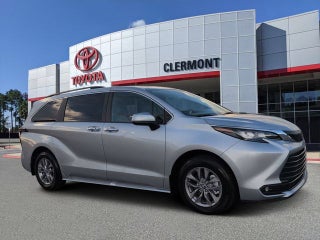 2025 Toyota Sienna XLE 8 Passenger