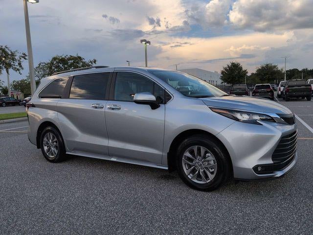 2025 Toyota Sienna XLE 8 Passenger