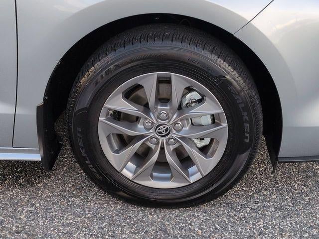 2025 Toyota Sienna XLE 8 Passenger