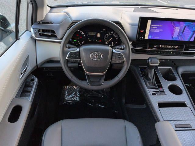 2025 Toyota Sienna XLE 8 Passenger