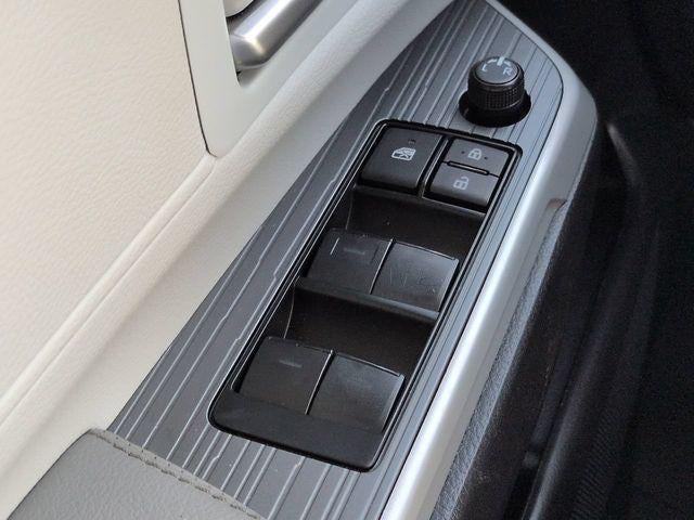2025 Toyota Sienna XLE 8 Passenger