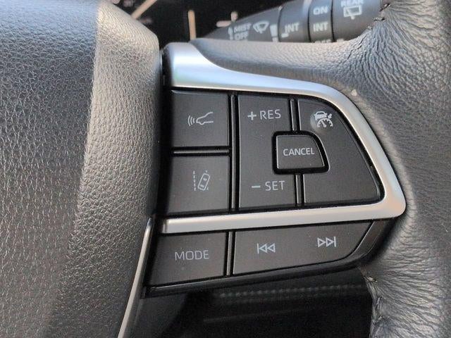 2025 Toyota Sienna XLE 8 Passenger