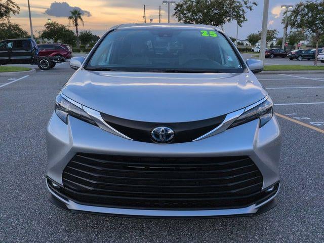 2025 Toyota Sienna XLE 8 Passenger