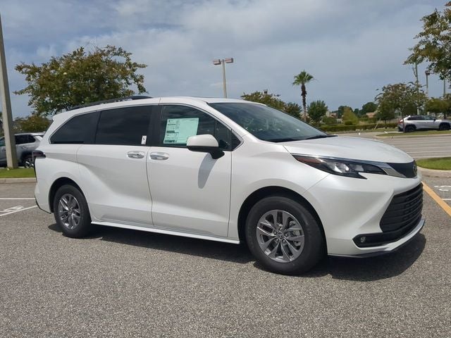 2026 Toyota Sienna XLE 7 Passenger