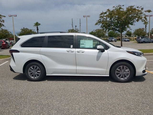 2026 Toyota Sienna XLE 7 Passenger
