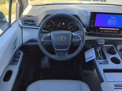 2026 Toyota Sienna XLE 8 Passenger