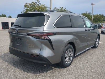 2026 Toyota Sienna XLE 8 Passenger