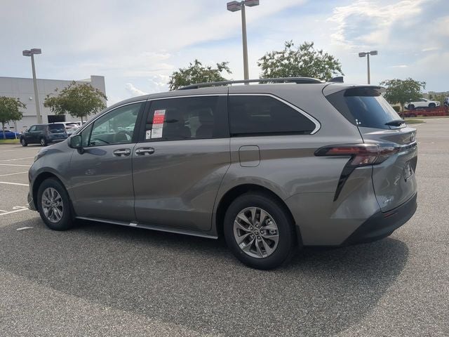2026 Toyota Sienna XLE 8 Passenger