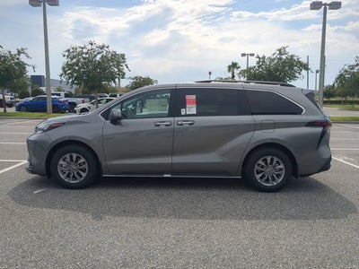 2026 Toyota Sienna XLE 8 Passenger