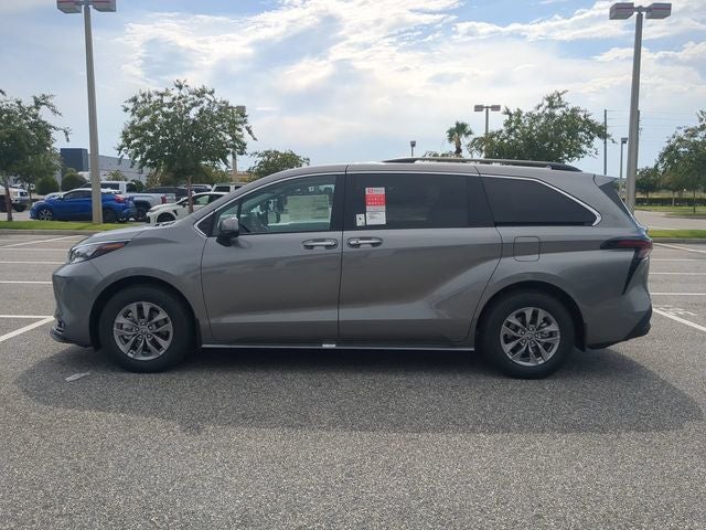 2026 Toyota Sienna XLE 8 Passenger