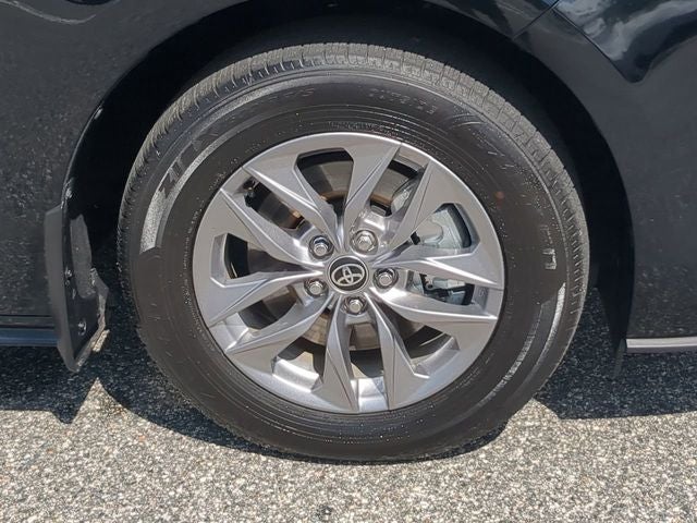 2025 Toyota SIENNA XLE XLE 8 Passenger