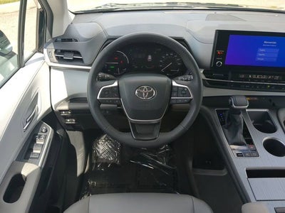 2025 Toyota SIENNA XLE XLE 8 Passenger