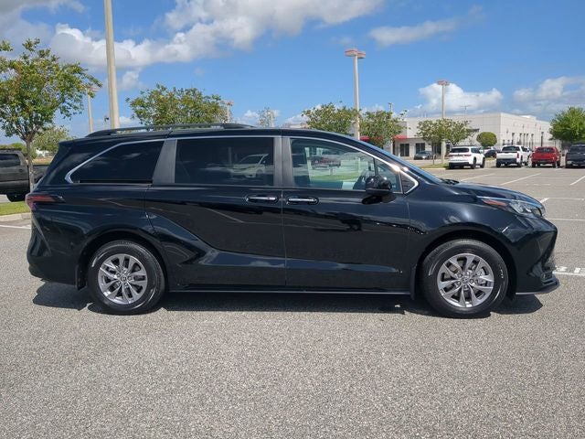 2025 Toyota SIENNA XLE XLE 8 Passenger