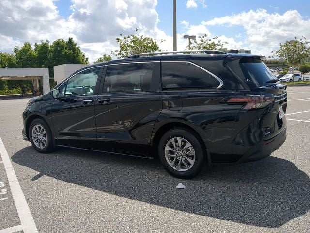 2025 Toyota SIENNA XLE XLE 8 Passenger