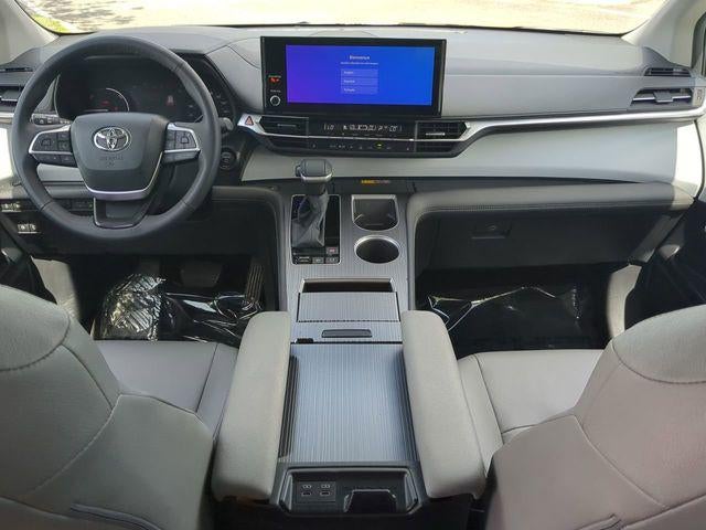 2025 Toyota SIENNA XLE XLE 8 Passenger