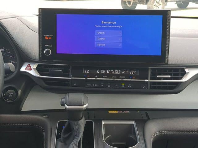 2025 Toyota SIENNA XLE XLE 8 Passenger