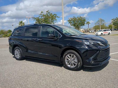 2025 Toyota SIENNA XLE XLE 8 Passenger