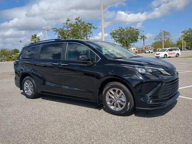 2025 Toyota SIENNA XLE XLE 8 Passenger
