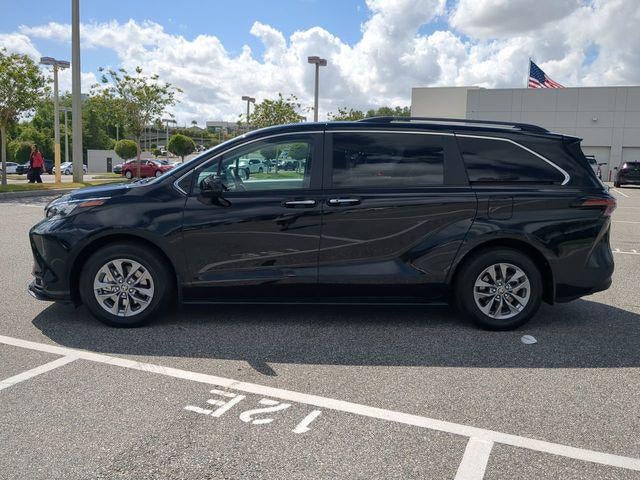 2025 Toyota SIENNA XLE XLE 8 Passenger