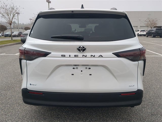 2026 Toyota Sienna XLE 8 Passenger