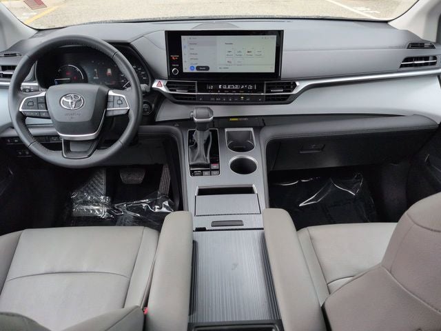 2025 Toyota SIENNA XLE XLE 8 Passenger