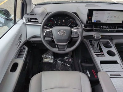 2025 Toyota SIENNA XLE XLE 8 Passenger