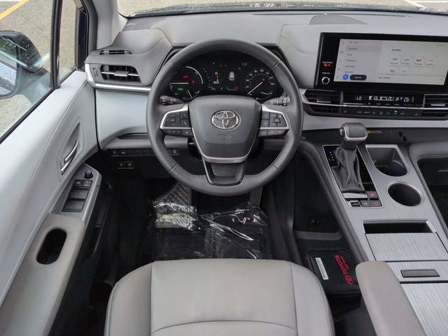 2025 Toyota SIENNA XLE XLE 8 Passenger