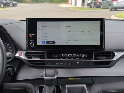 2025 Toyota SIENNA XLE XLE 8 Passenger