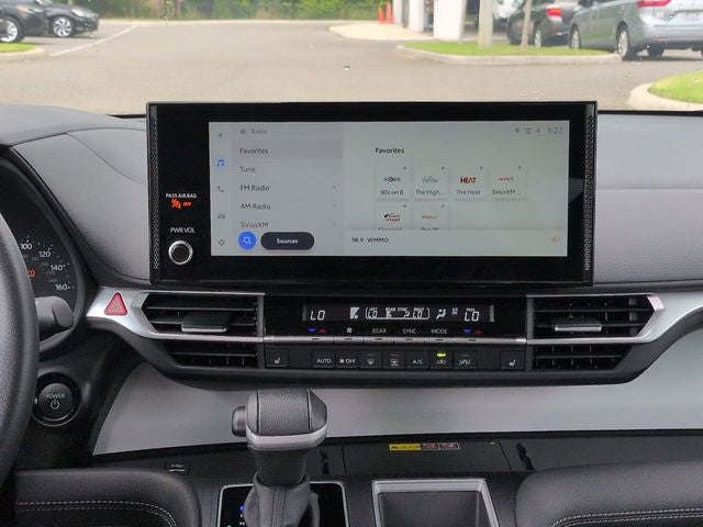 2025 Toyota SIENNA XLE XLE 8 Passenger