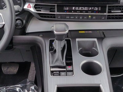 2025 Toyota SIENNA XLE XLE 8 Passenger