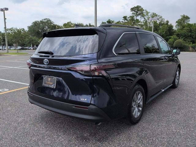 2025 Toyota SIENNA XLE XLE 8 Passenger