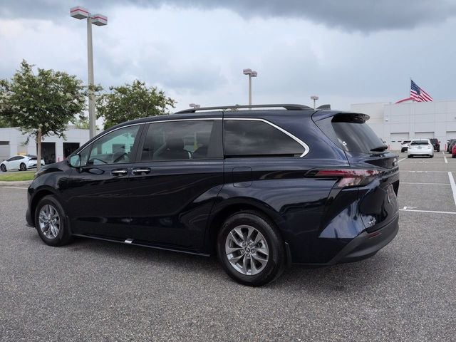 2025 Toyota SIENNA XLE XLE 8 Passenger