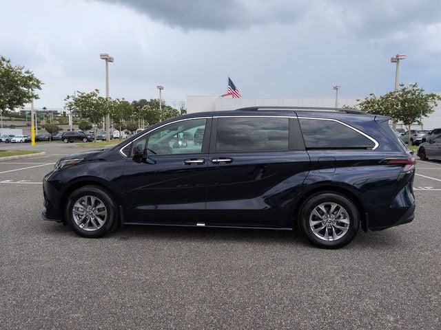 2025 Toyota SIENNA XLE XLE 8 Passenger