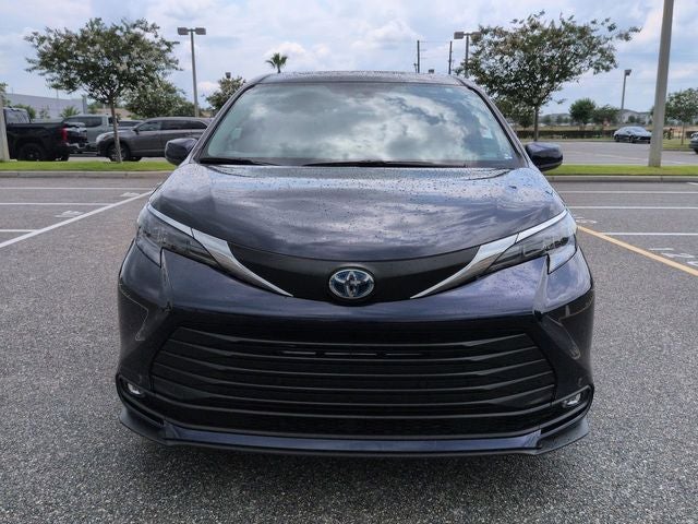 2025 Toyota SIENNA XLE XLE 8 Passenger