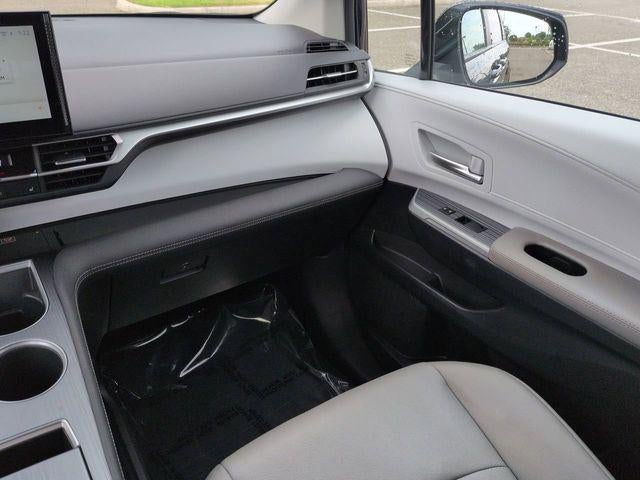 2025 Toyota SIENNA XLE XLE 8 Passenger