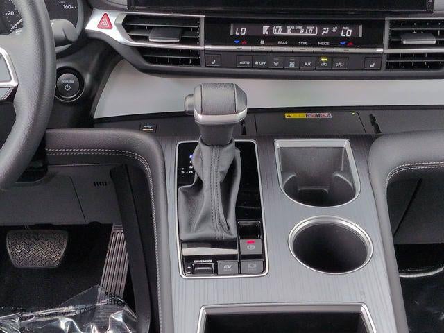 2025 Toyota SIENNA XLE XLE 8 Passenger