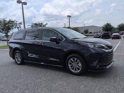 2025 Toyota SIENNA XLE XLE 8 Passenger