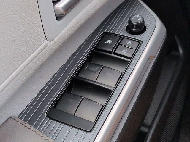 2025 Toyota SIENNA XLE XLE 8 Passenger