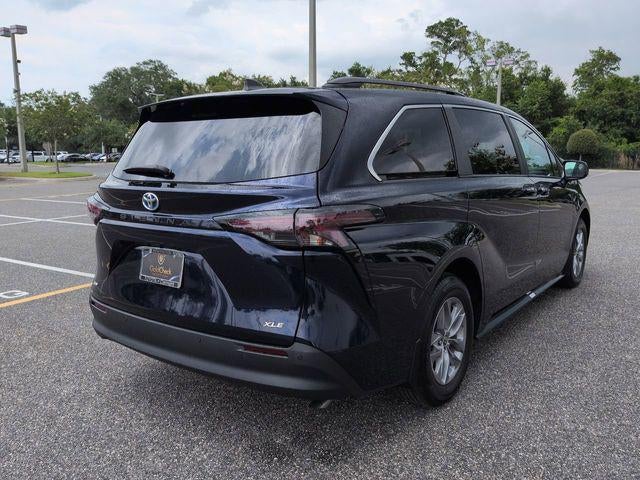 2025 Toyota SIENNA XLE XLE 8 Passenger