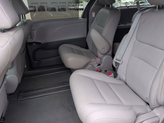 2020 Toyota SIENNA XLE 3.5L XLE 8 Passenger