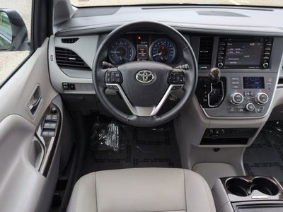 2020 Toyota SIENNA XLE 3.5L XLE 8 Passenger