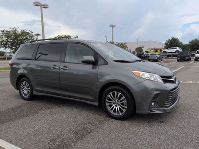 2020 Toyota SIENNA XLE 3.5L XLE 8 Passenger