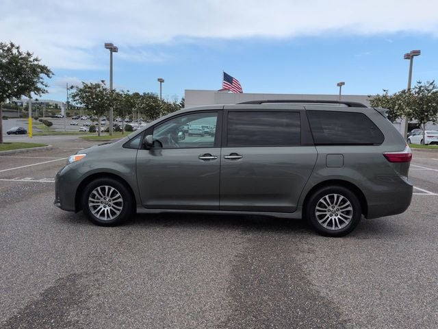 2020 Toyota SIENNA XLE 3.5L XLE 8 Passenger