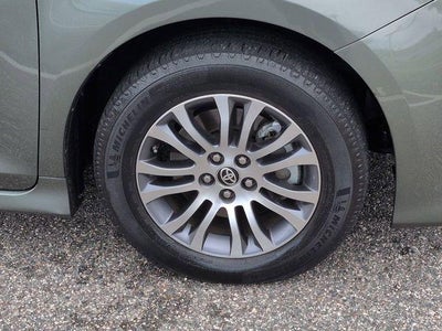 2020 Toyota SIENNA XLE 3.5L XLE 8 Passenger