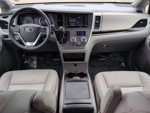 2020 Toyota SIENNA XLE 3.5L XLE 8 Passenger
