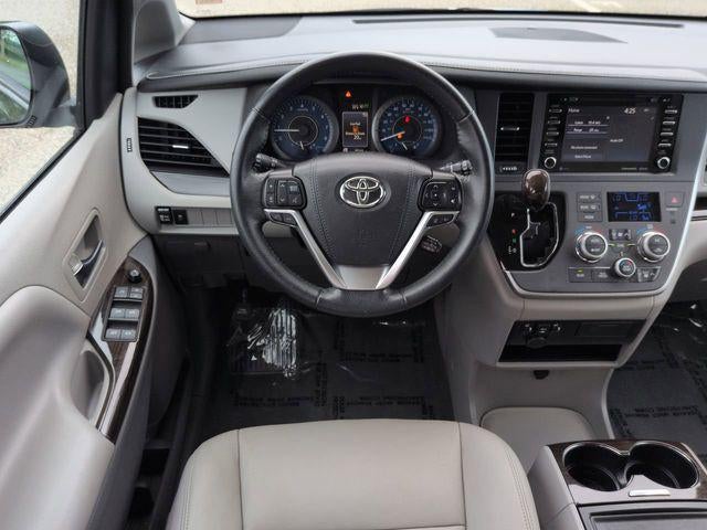 2020 Toyota SIENNA XLE 3.5L XLE 8 Passenger