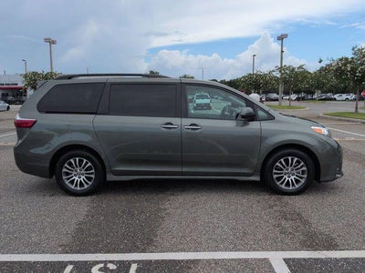 2020 Toyota SIENNA XLE 3.5L XLE 8 Passenger