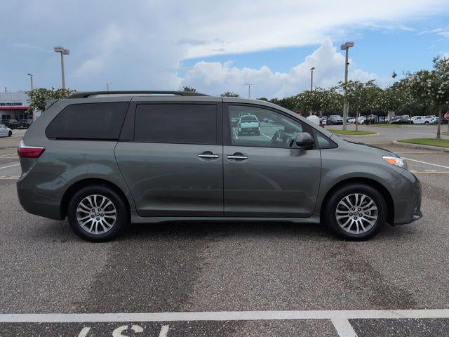 2020 Toyota SIENNA XLE 3.5L XLE 8 Passenger