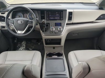 2018 Toyota SIENNA XLE 3.5L XLE 8 Passenger